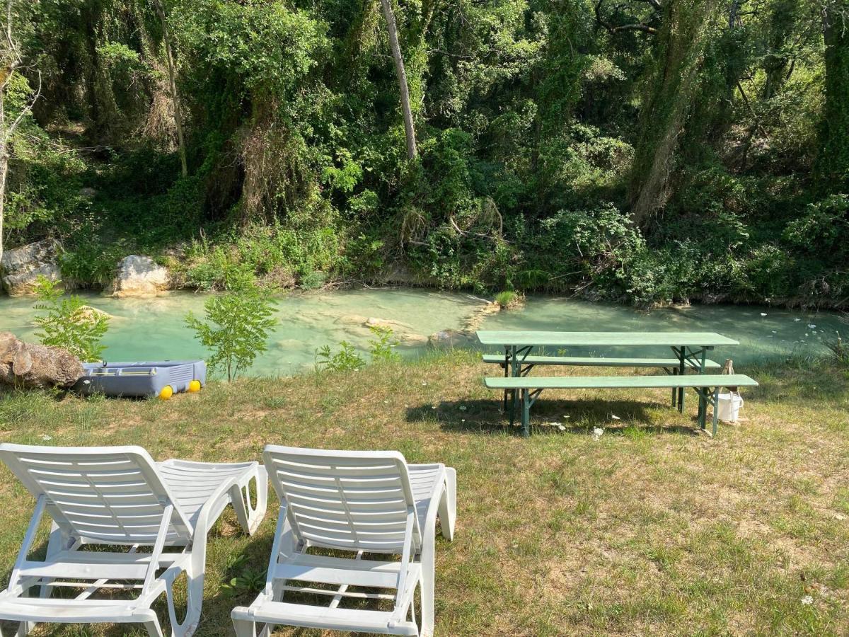 Appartement Les Mazets de la Cascade à Salernes Extérieur photo